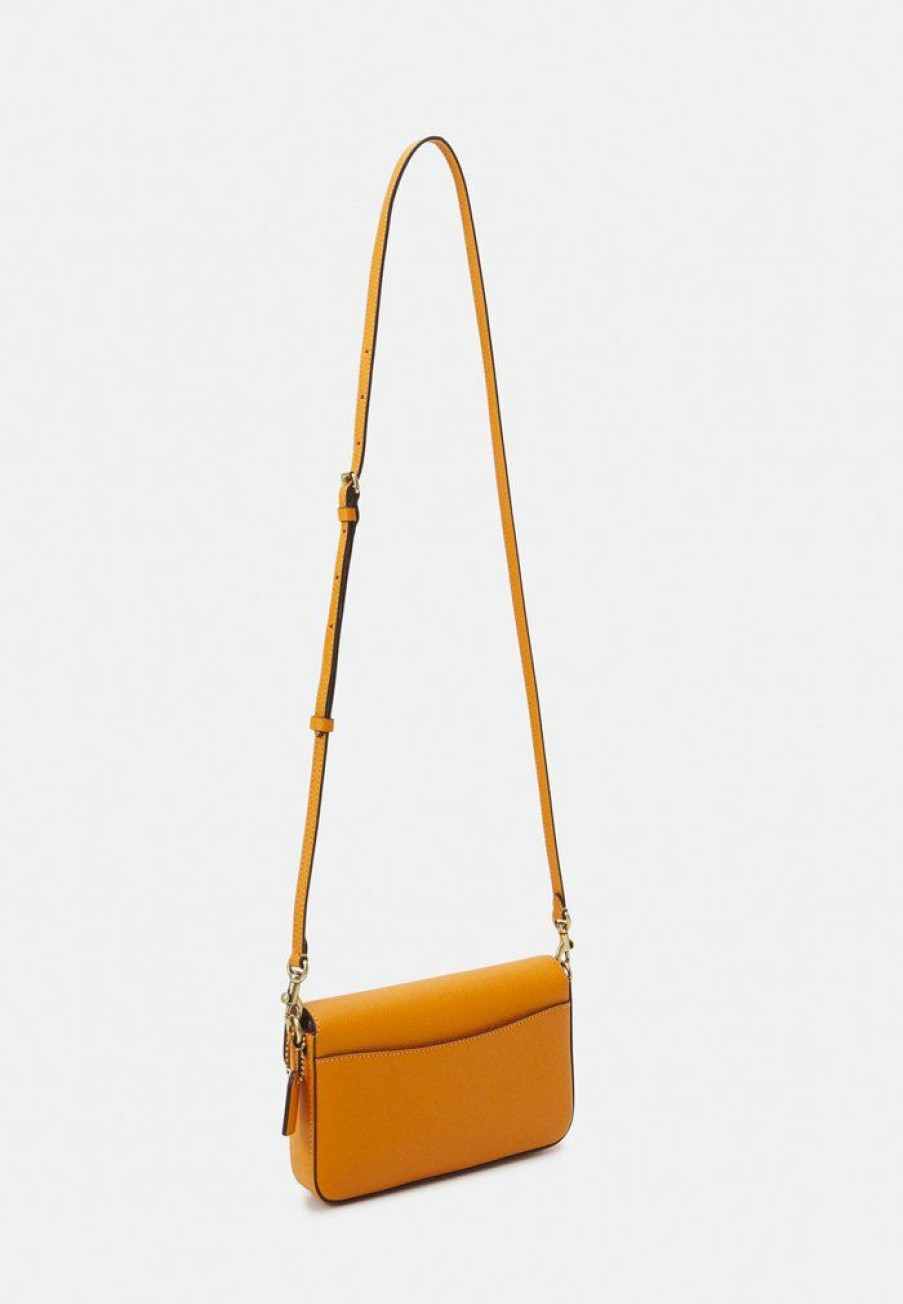 Best Hot Sale Coach Crossgrain Wyn Crossbody Across Body Bag Papaya