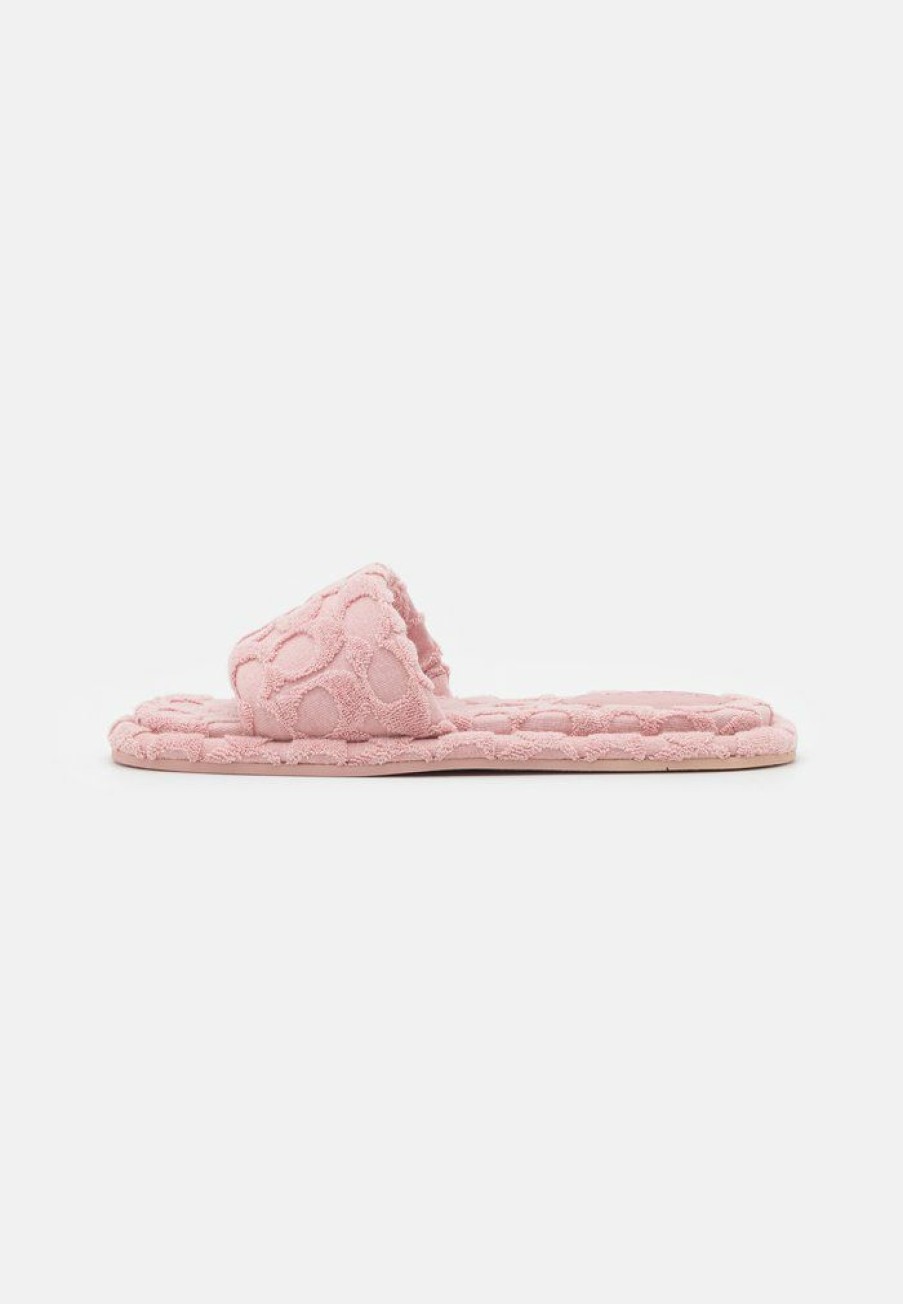 Best Top 10 Coach Bridgett Terry Cloth Slippers Carnation