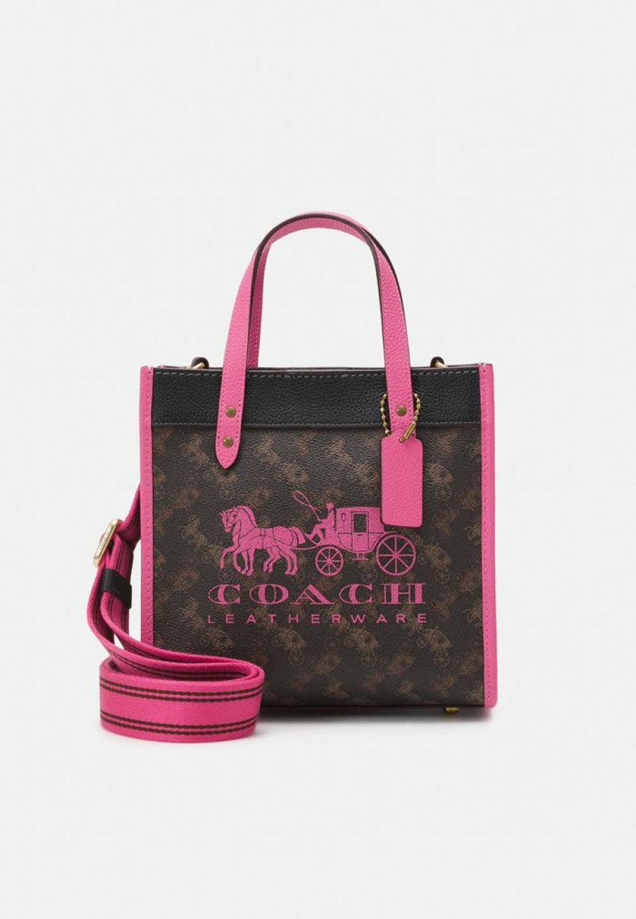 Wholesale Coupon Coach Horse And Carriage With Badge Coated Field Tote Tote Bag Truffle Petunia