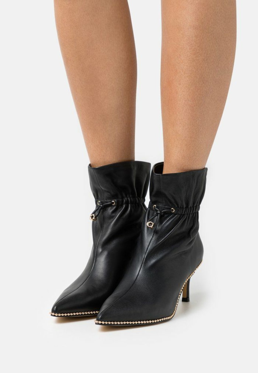 Online Cheap Coach Wynie Bootie Classic Ankle Boots Black