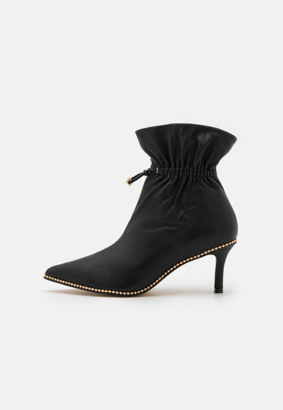 Online Cheap Coach Wynie Bootie Classic Ankle Boots Black