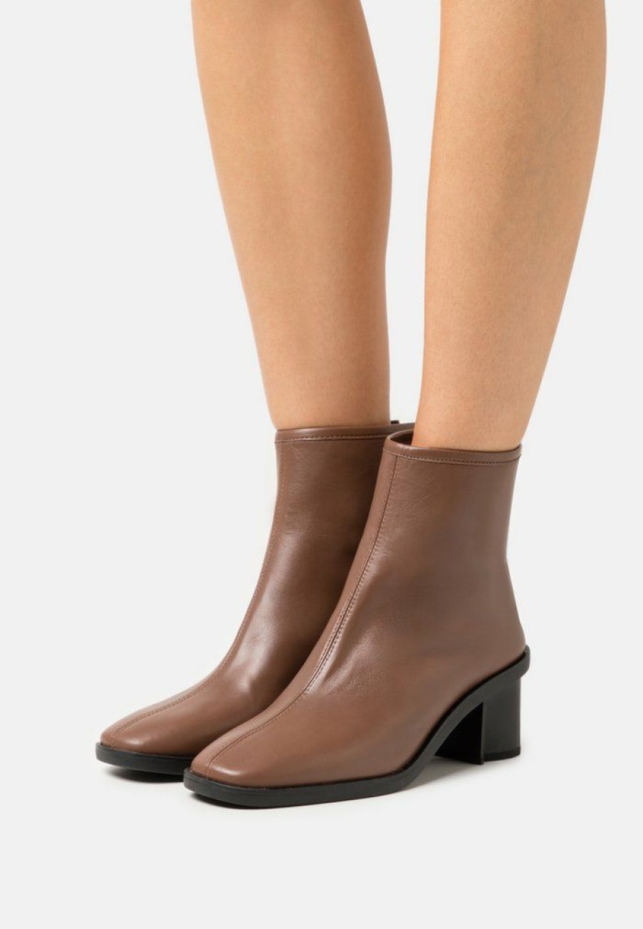 Clearance Discount Coach Gabi Bootie Classic Ankle Boots Saddle