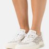 Clearance Budget Coach Citysole Court Trainers Stone/Chalk